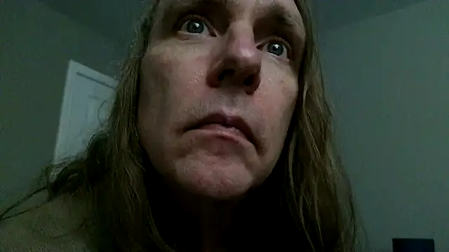 Magnus Luv online show from 05/27/26, 01:57