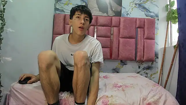 Snapshot of keily_and_carty chatting on 04/16/26, 12:50 keily and carty online show from 04/16/26, 12:50