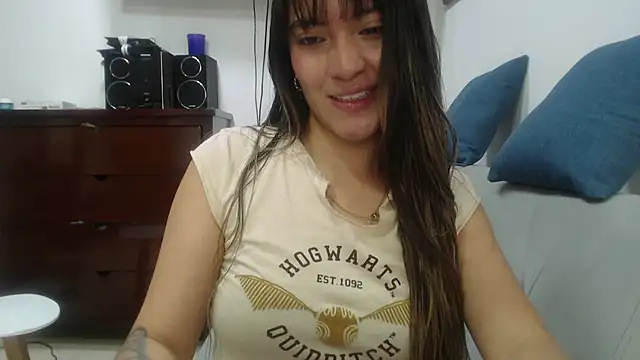 hannajonnes1 online show from 04/21/26, 12:00
