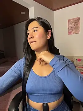 Snapshot of EvelynLeen_ chatting on 04/09/26, 10:26 EvelynLeen online show from 04/09/26, 10:26