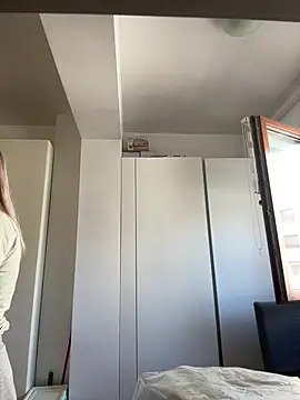 SweetLilTrouble online show from 04/06/26, 09:43