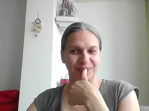 SweetLilTrouble online show from 04/11/26, 10:30