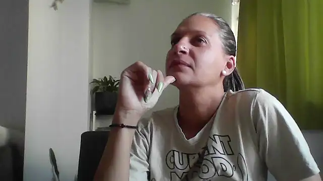 Snapshot of SweetLilTrouble chatting on 06/15/26, 03:47 SweetLilTrouble online show from 06/15/26, 03:47