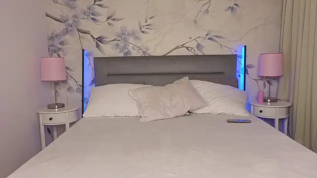 Snapshot of Delicious_sugar chatting on 04/11/26, 12:42 Delicious sugar online show from 04/11/26, 12:42