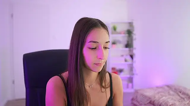 Crystalbrunette18 online show from 04/07/26, 05:46