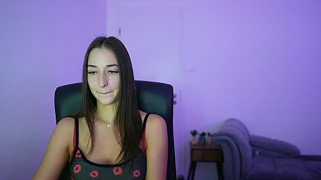 Crystalbrunette18 online show from 06/15/26, 05:26