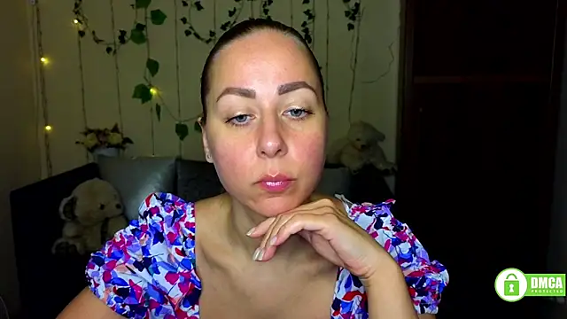 Snapshot of Alicewonderrmiss chatting on 04/10/26, 05:23 Alicewonderrmiss online show from 04/10/26, 05:23