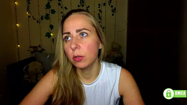 Snapshot of Alicewonderrmiss chatting on 04/13/26, 11:05 Alicewonderrmiss online show from 04/13/26, 11:05