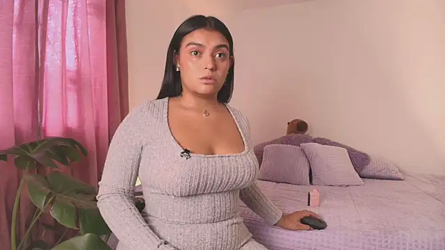 Snapshot of Addela_ chatting on 04/13/26, 07:08 Addela online show from 04/13/26, 07:08