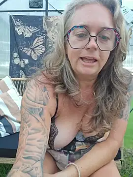 Snapshot of Blondejenn chatting on 06/12/26, 11:20 Blondejenn online show from 06/12/26, 11:20