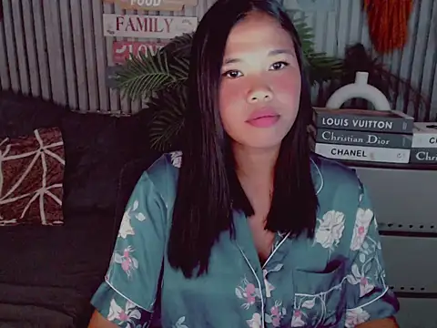 Urasian Pinay Gurl online show from 05/06/26, 11:15