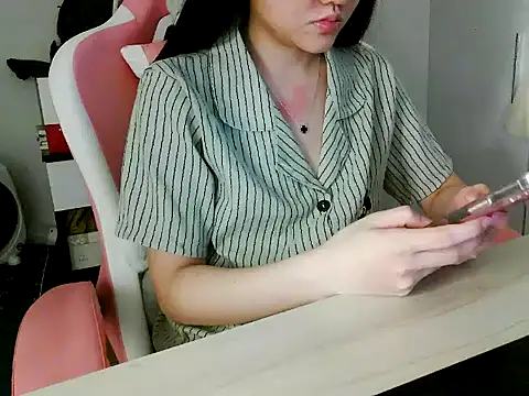 lucienguyen online show from 04/18/26, 05:50