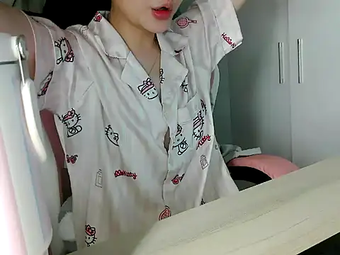 lucienguyen online show from 06/23/26, 05:27