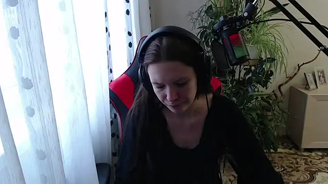 Snapshot of PunyKnee chatting on 04/10/26, 10:31 PunyKnee online show from 04/10/26, 10:31