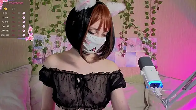 Snapshot of LunaNyanmi chatting on 04/14/26, 06:36 LunaNyanmi online show from 04/14/26, 06:36