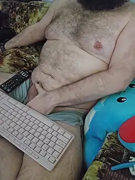 BriTheTopBear online show from 06/10/26, 09:08