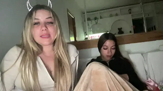 sophiehot69 online show from 04/16/26, 09:39