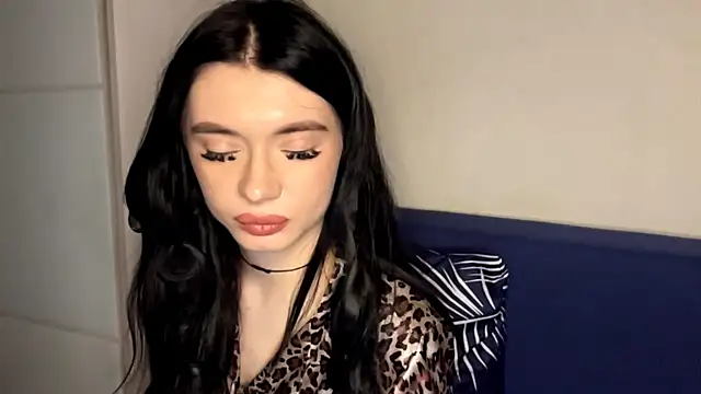 Snapshot of RenataBrought chatting on 04/06/26, 04:19 RenataBrought online show from 04/06/26, 04:19