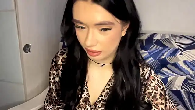 Snapshot of RenataBrought chatting on 04/11/26, 03:27 RenataBrought online show from 04/11/26, 03:27