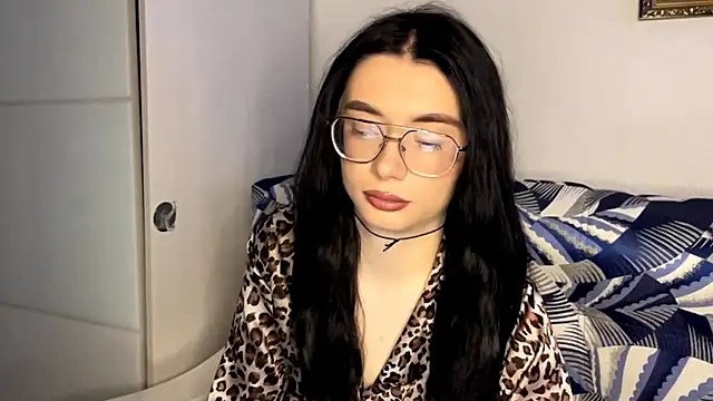 Snapshot of RenataBrought chatting on 04/12/26, 03:06 RenataBrought online show from 04/12/26, 03:06