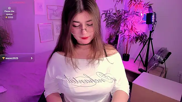 HaniaWish online show from 07/16/26, 05:35