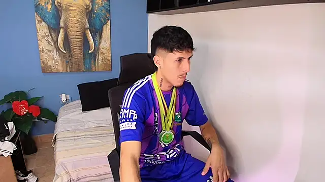 ALEXXXTREM69 online show from 04/15/26, 12:17