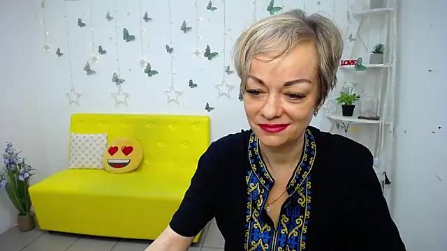 NikaMayu online show from 05/12/26, 05:15