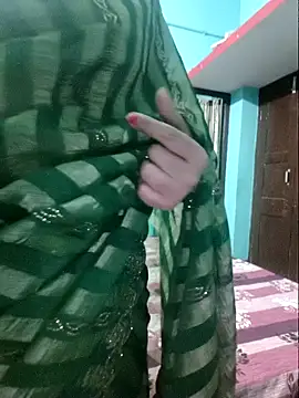 Snapshot of Sexy_poorva chatting on 04/15/26, 08:21 Sexy poorva online show from 04/15/26, 08:21