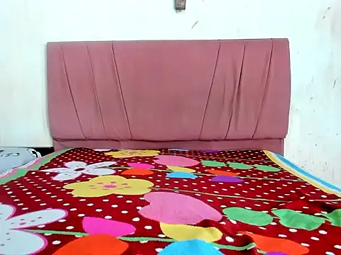 Junior bebe online show from 04/09/26, 02:11