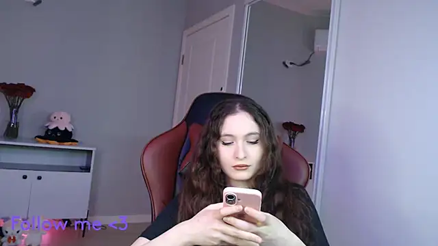 solitudebby online show from 04/10/26, 05:28