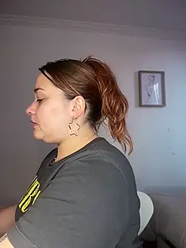 ziara white online show from 04/13/26, 08:25