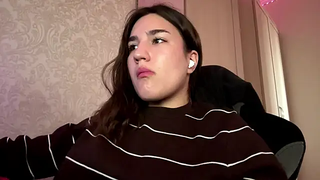 Snapshot of Mary_Nitherson chatting on 04/15/26, 07:15 Mary Nitherson online show from 04/15/26, 07:15