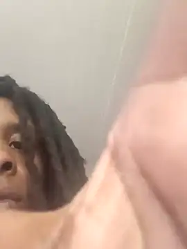 Azelia 33 online show from 04/15/26, 09:15