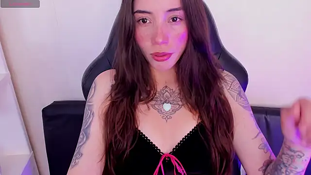 Cata Jonees online show from 04/20/26, 07:15