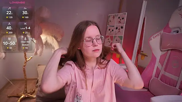 Snapshot of More_Sonne chatting on 04/12/26, 01:49 More Sonne online show from 04/12/26, 01:49