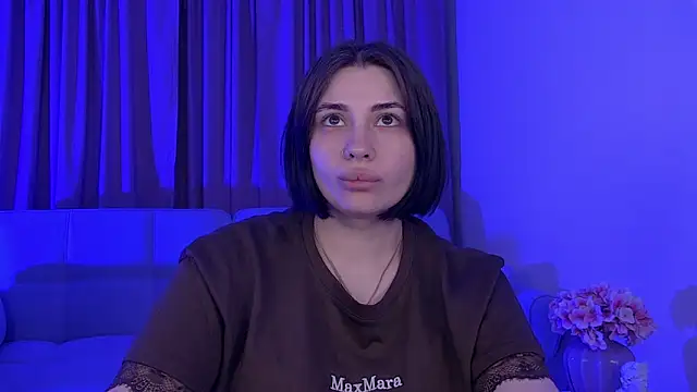 AdrianaToress online show from 05/19/26, 07:42