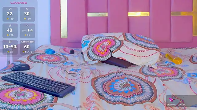 Snapshot of KatalinaSunset chatting on 04/15/26, 07:58 KatalinaSunset online show from 04/15/26, 07:58