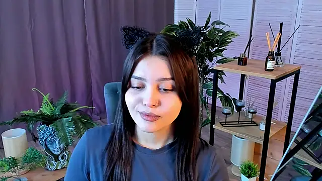 MarianneAuvil online show from 04/11/26, 04:17