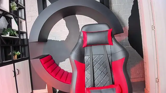 TINIFOX online show from 04/10/26, 02:44