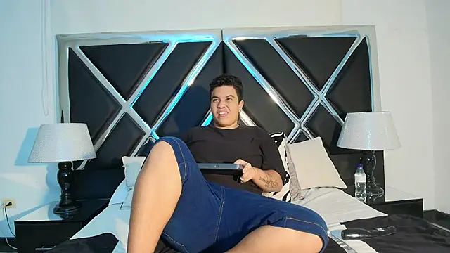 ZeusSmithh online show from 04/16/26, 12:39