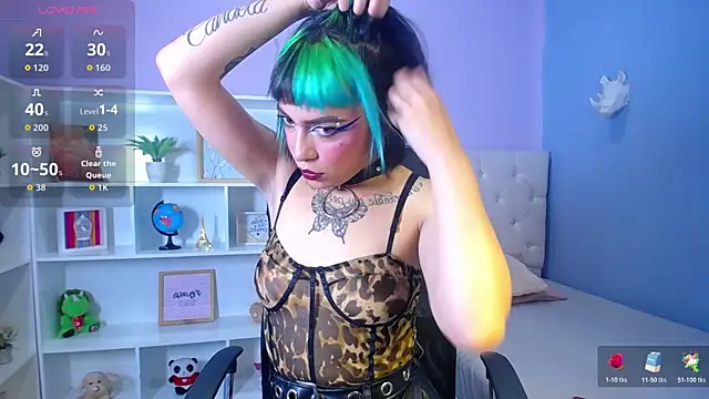 Snapshot of velveth_noir chatting on 04/15/26, 02:13 velveth noir online show from 04/15/26, 02:13