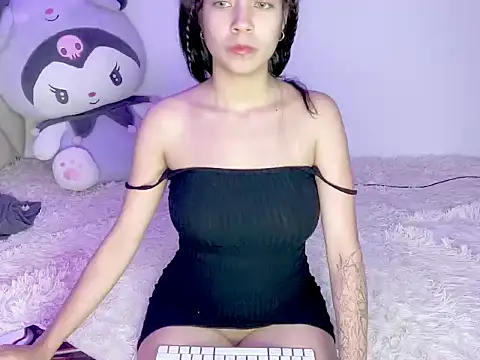 Snapshot of _Oxxme chatting on 04/13/26, 11:10 Oxxme online show from 04/13/26, 11:10