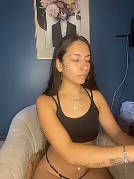 DulceLatinaxo online show from 04/11/26, 07:51