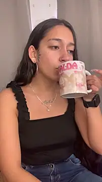 DulceLatinaxo online show from 06/17/26, 02:40