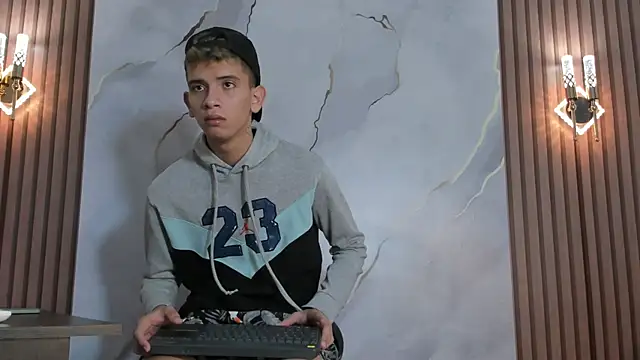 Ethanhot os online show from 04/11/26, 05:28