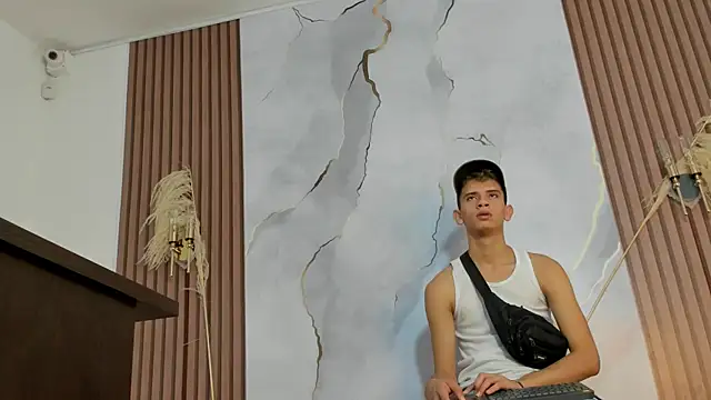 Ethanhot os online show from 04/13/26, 07:19