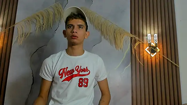 Ethanhot os online show from 04/16/26, 06:09