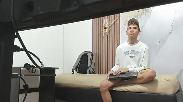 Ethanhot os online show from 05/12/26, 07:55