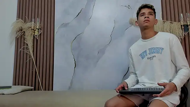 Ethanhot os online show from 06/11/26, 07:34