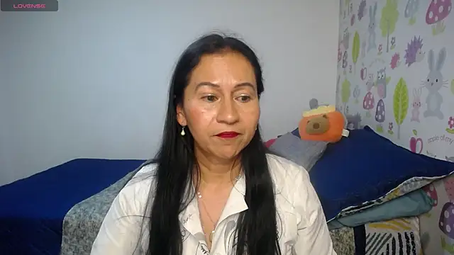 Snapshot of Tyna_b chatting on 06/24/26, 05:28 Tyna b online show from 06/24/26, 05:28